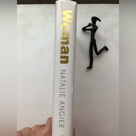 Woman an Intimate Geography by Natalie Angier - hardcover copy - Picture 3 of 4